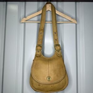 COACH Crescent Saddle Bag NYC Vintage 70s Camel Glove-Tanned Leather